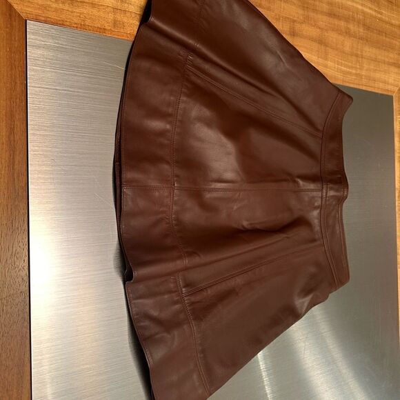 NWT- Michael  Kors brown leather mini skirt. Size 10 - Picture 5 of 16